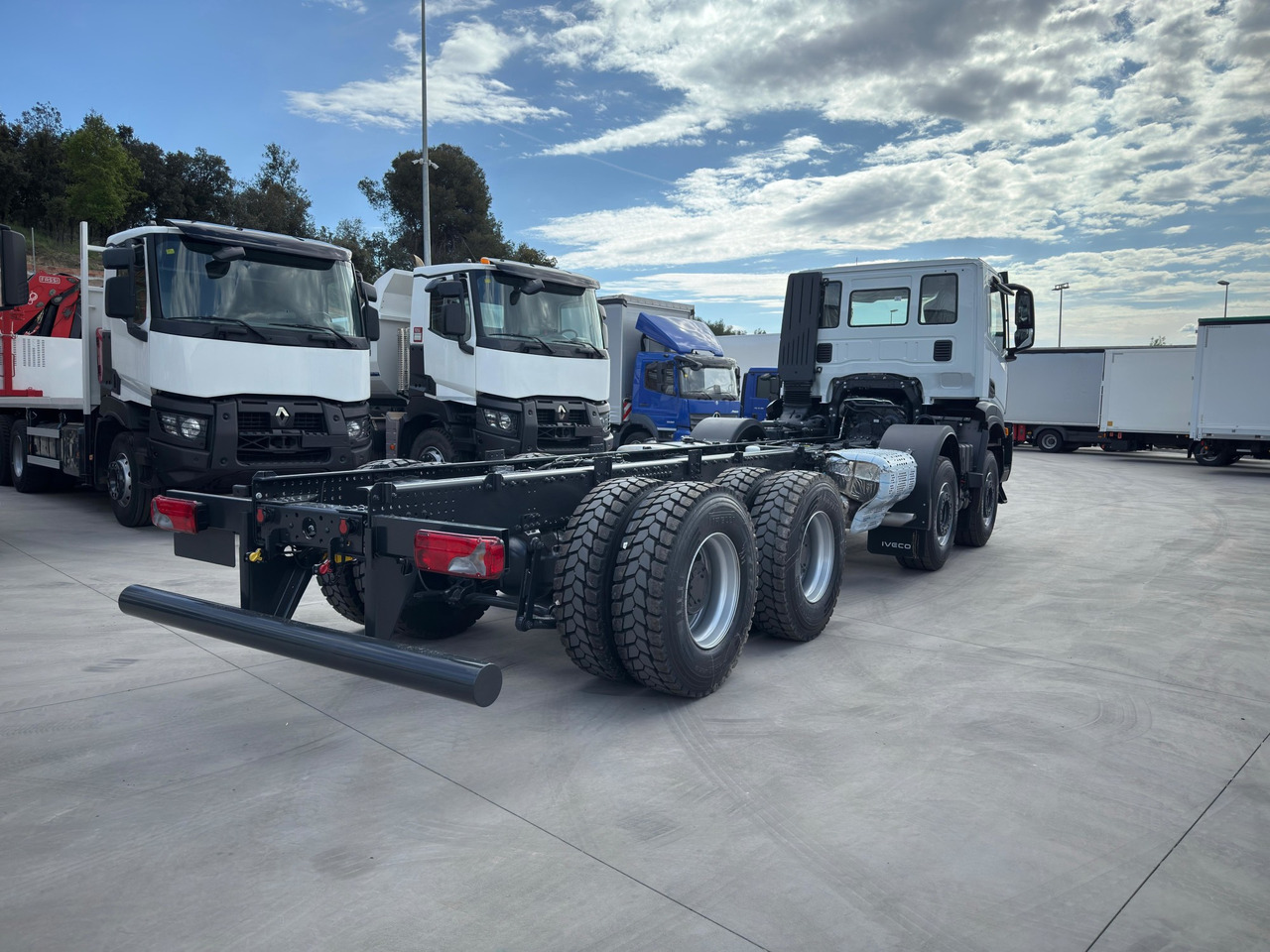 IVECO AD410T50 T-WAY 8x4 E6 (Chassis) - 驾驶室底盘卡车:图5 IVECO AD410T50 T-WAY 8x4 E6 (Chassis) - 驾驶室底盘卡车:图5