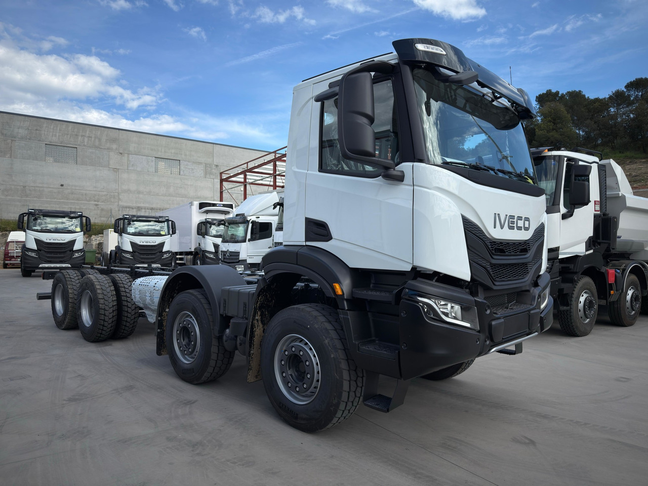 IVECO AD410T50 T-WAY 8x4 E6 (Chassis) - 驾驶室底盘卡车:图2 IVECO AD410T50 T-WAY 8x4 E6 (Chassis) - 驾驶室底盘卡车:图2