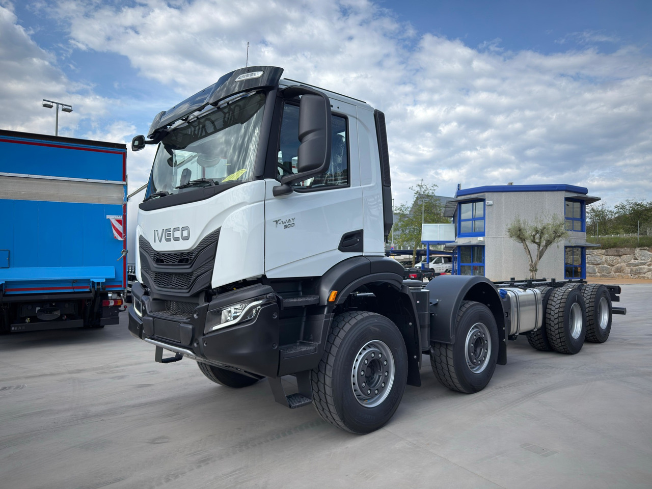 IVECO AD410T50 T-WAY 8x4 E6 (Chassis) - 驾驶室底盘卡车:图1 IVECO AD410T50 T-WAY 8x4 E6 (Chassis) - 驾驶室底盘卡车:图1