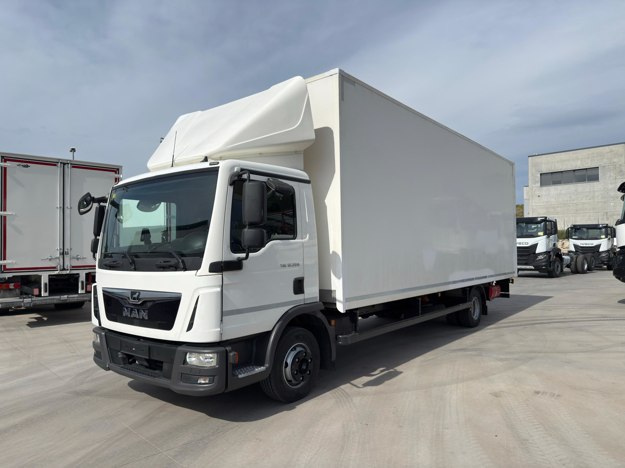 MAN 12.220 BL TGL E6 (VAN) - 厢式卡车:图2 MAN 12.220 BL TGL E6 (VAN) - 厢式卡车:图2
