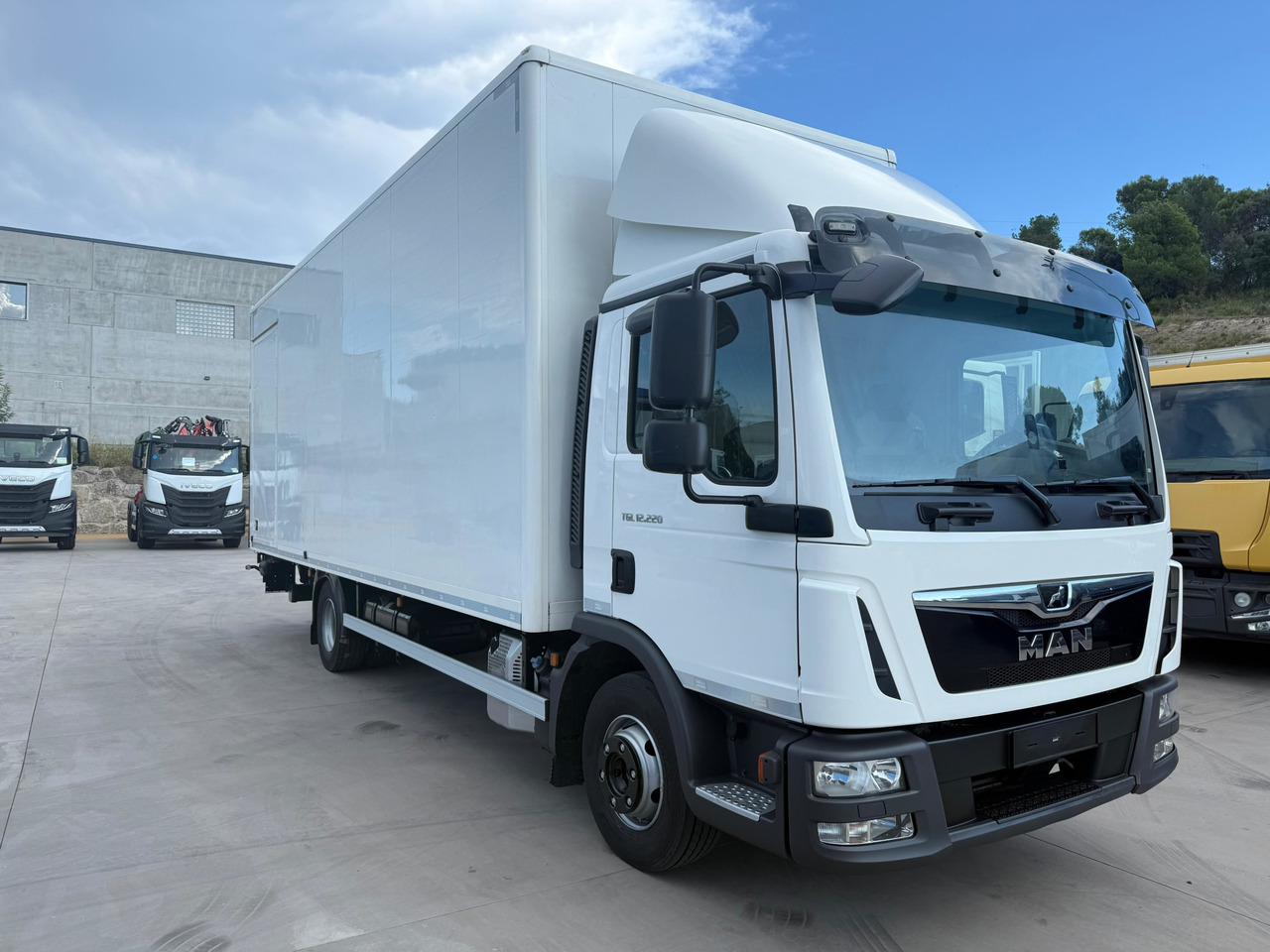 MAN 12.220 BL TGL E6 (Van) - 厢式卡车:图2 MAN 12.220 BL TGL E6 (Van) - 厢式卡车:图2