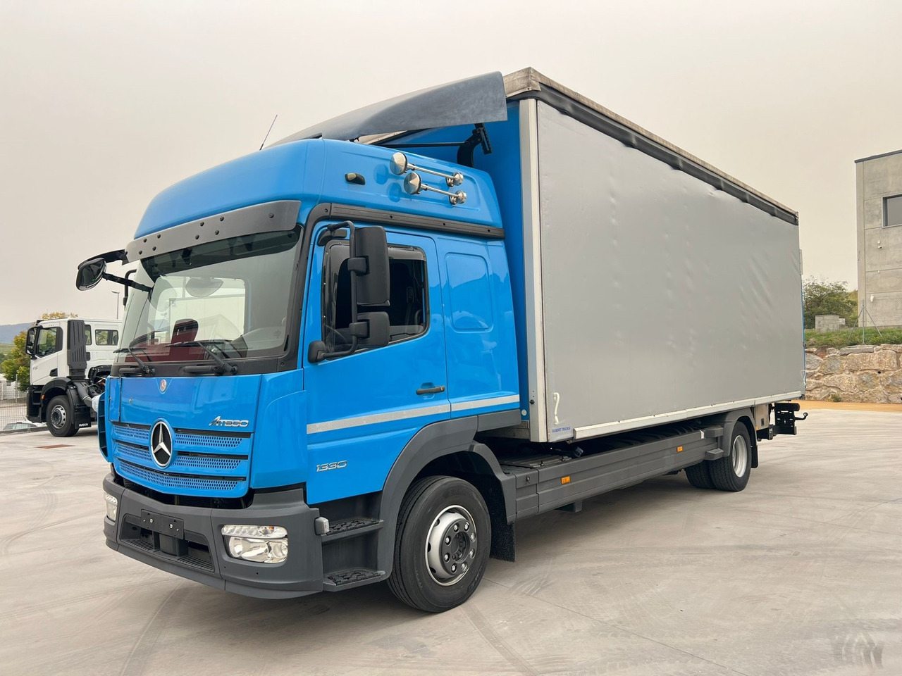 MERCEDES BENZ 13.30L Atego E6 (Tauliner) - 侧帘卡车:图1 MERCEDES BENZ 13.30L Atego E6 (Tauliner) - 侧帘卡车:图1
