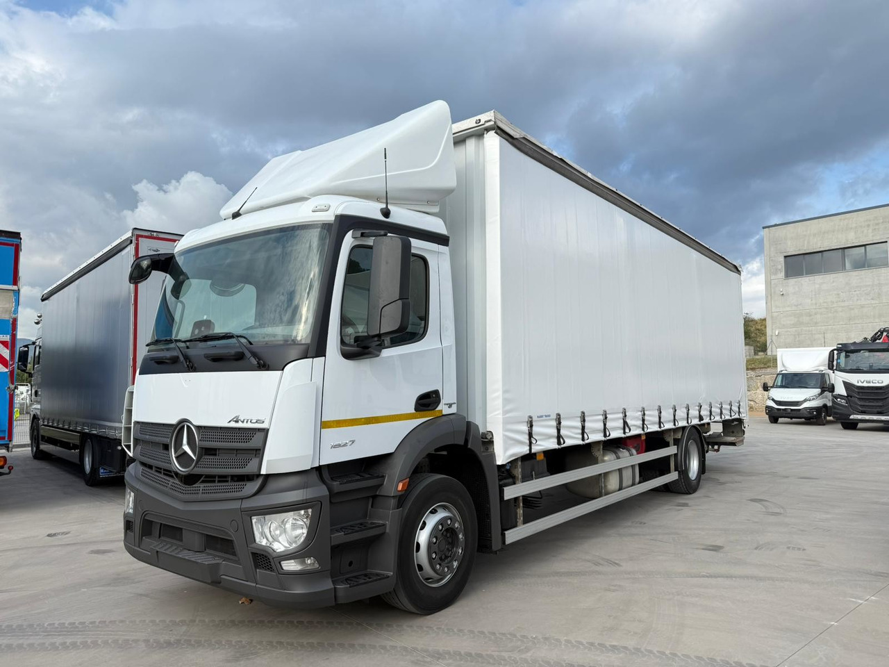 MERCEDES BENZ 18.27 Antos E6 (Tauliner) - 侧帘卡车:图1 MERCEDES BENZ 18.27 Antos E6 (Tauliner) - 侧帘卡车:图1
