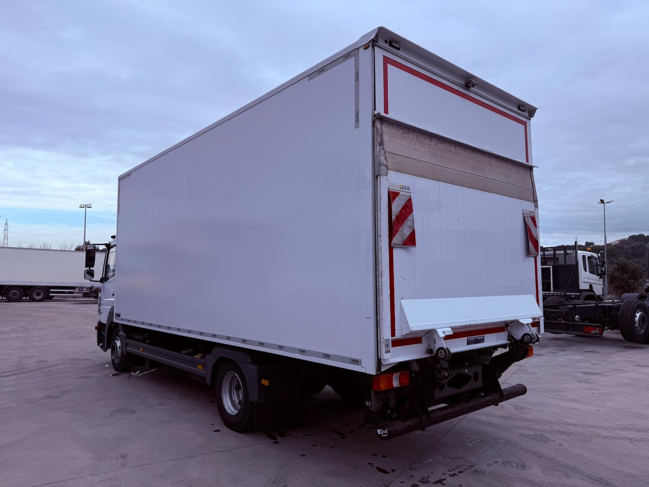 MERCEDES BENZ 9.21 Atego E6 (VAN) - 厢式卡车:图3 MERCEDES BENZ 9.21 Atego E6 (VAN) - 厢式卡车:图3