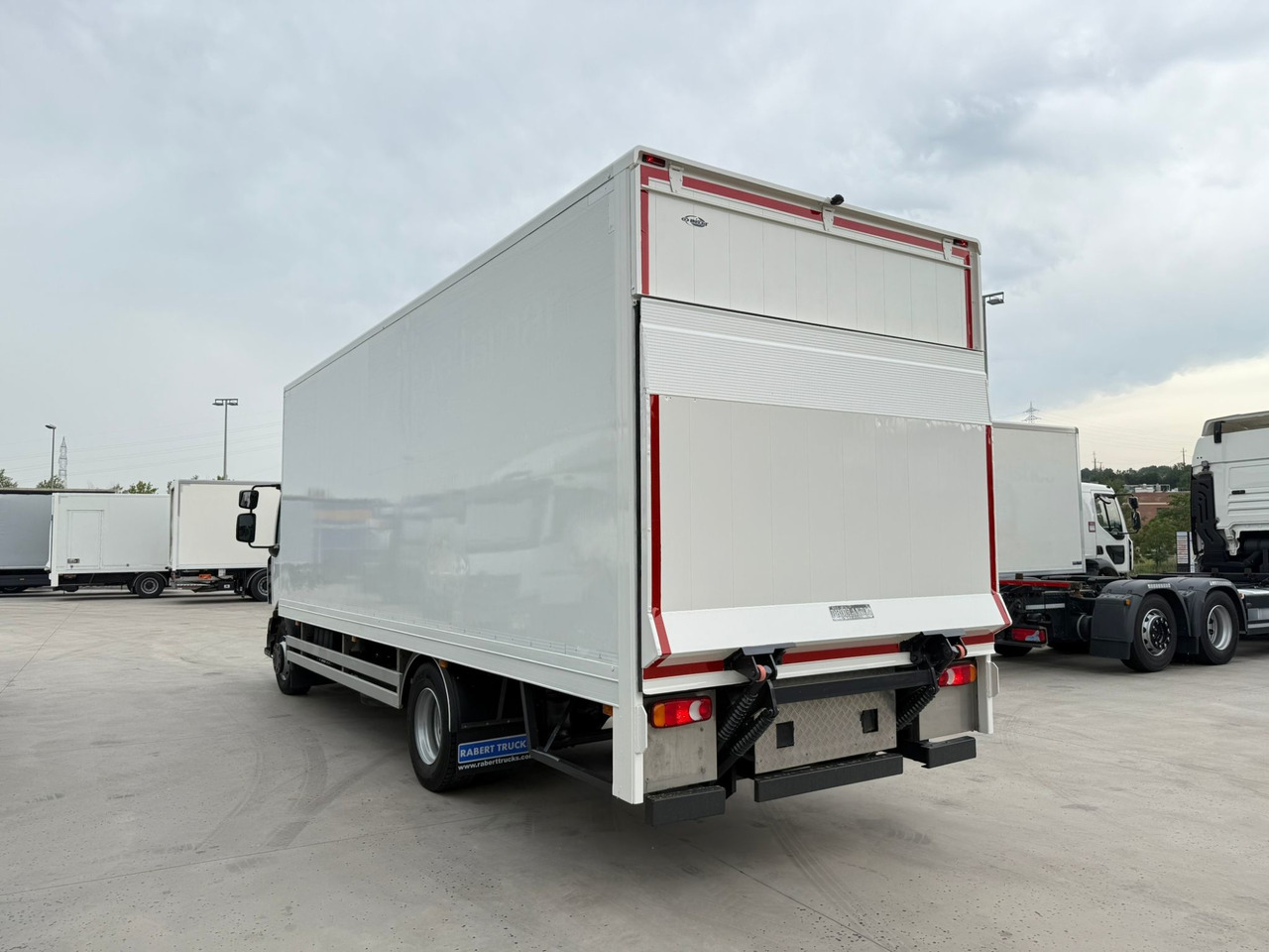 RENAULT D E6 (VAN) - 厢式卡车:图4 RENAULT D E6 (VAN) - 厢式卡车:图4