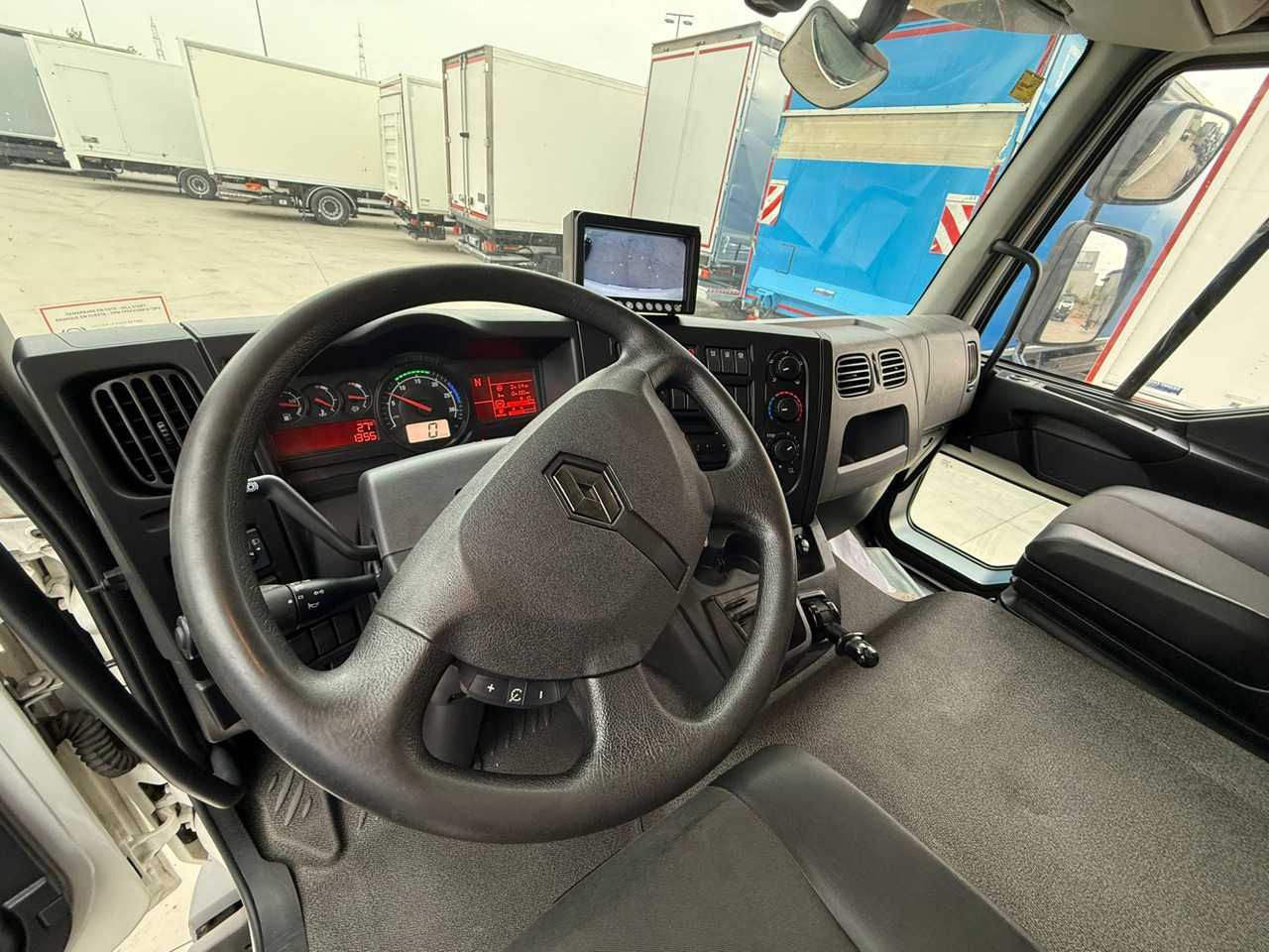 RENAULT D E6 (VAN) - 厢式卡车:图5 RENAULT D E6 (VAN) - 厢式卡车:图5