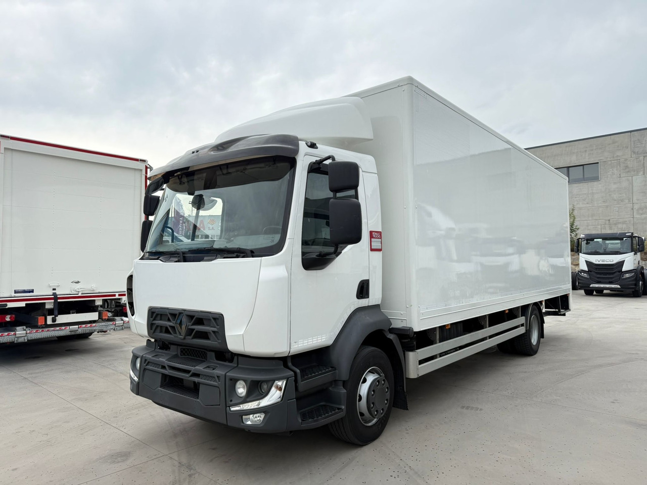 RENAULT D E6 (VAN) - 厢式卡车:图1 RENAULT D E6 (VAN) - 厢式卡车:图1