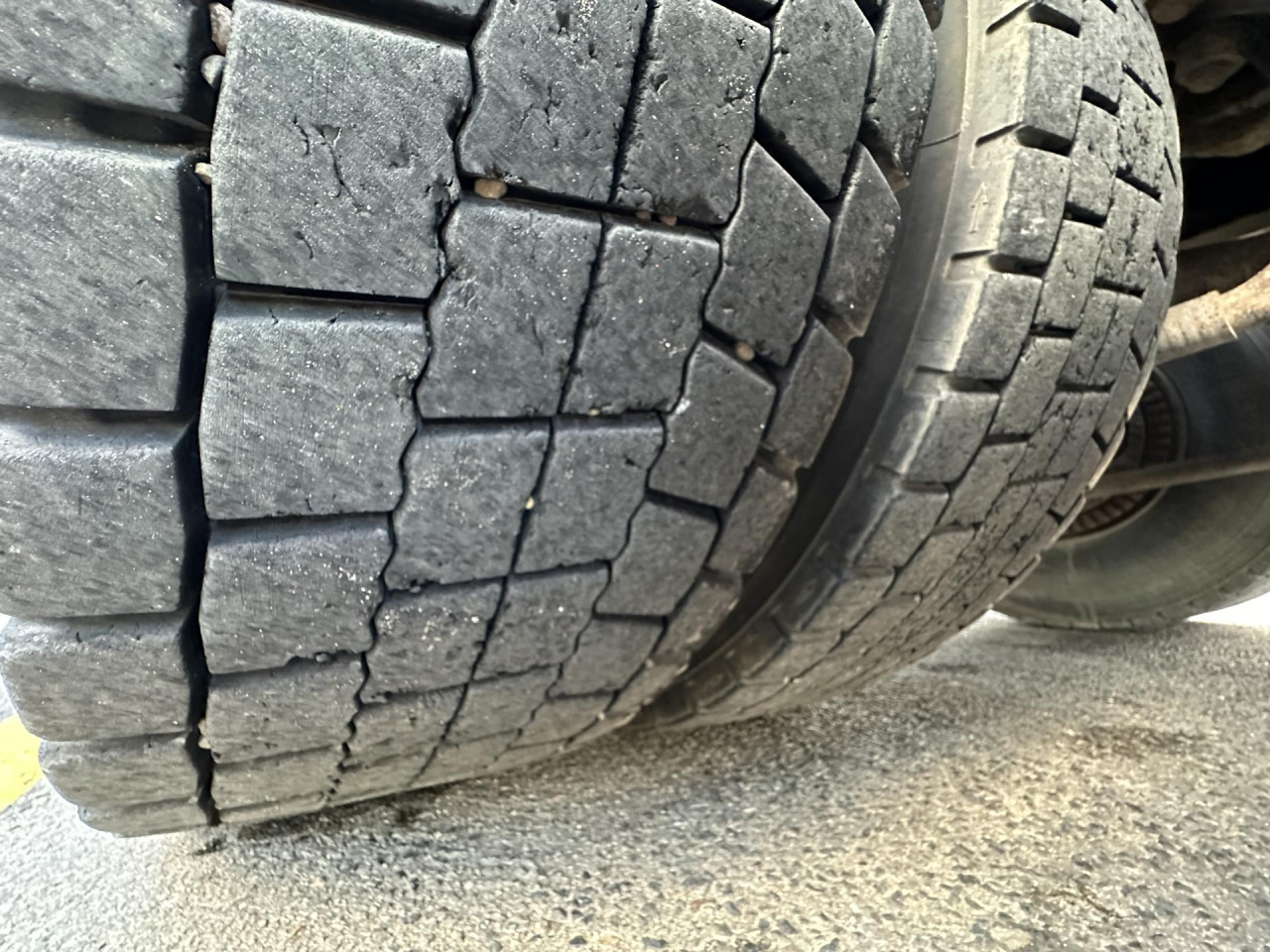 SCANIA R 450 CB6x4HHZ - 驾驶室底盘卡车:图2 SCANIA R 450 CB6x4HHZ - 驾驶室底盘卡车:图2