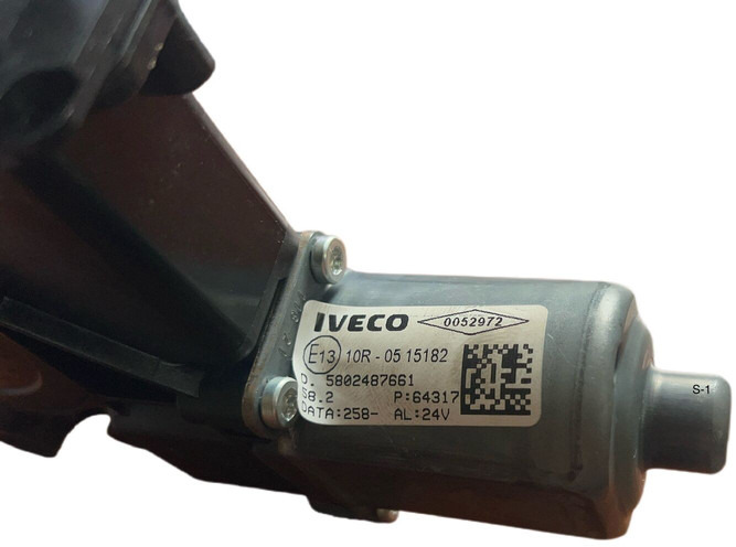 Iveco S-WAY - 雨刮器:图3 Iveco S-WAY - 雨刮器:图3