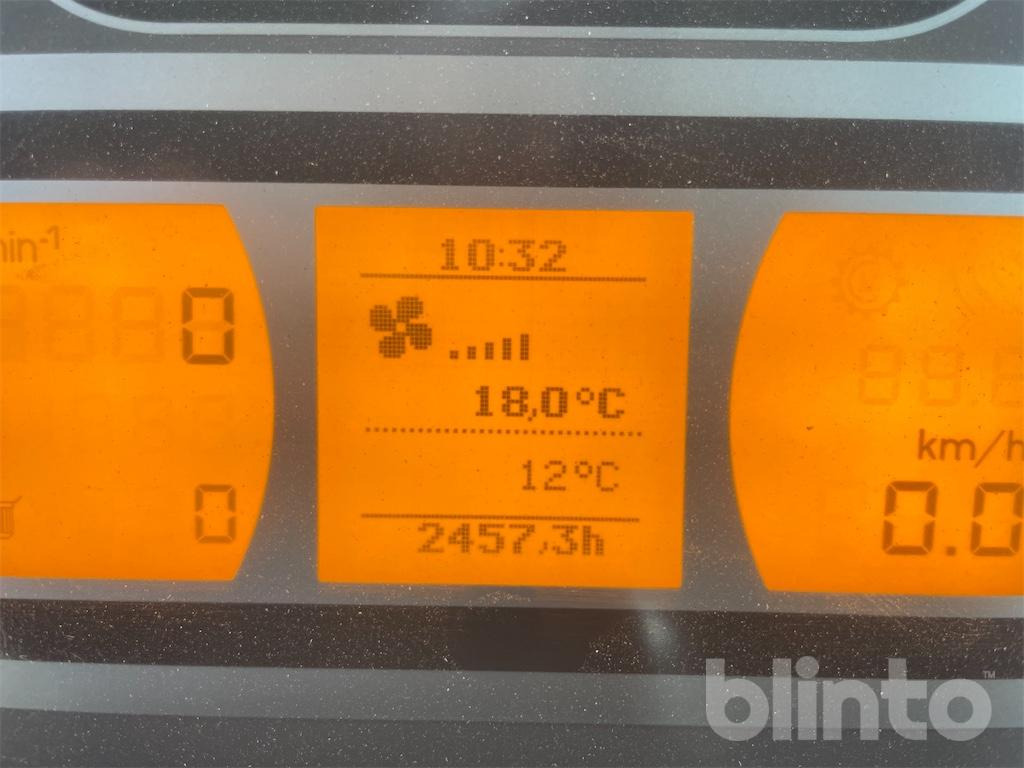 Fendt Vario 826 - 拖拉机:图5 Fendt Vario 826 - 拖拉机:图5