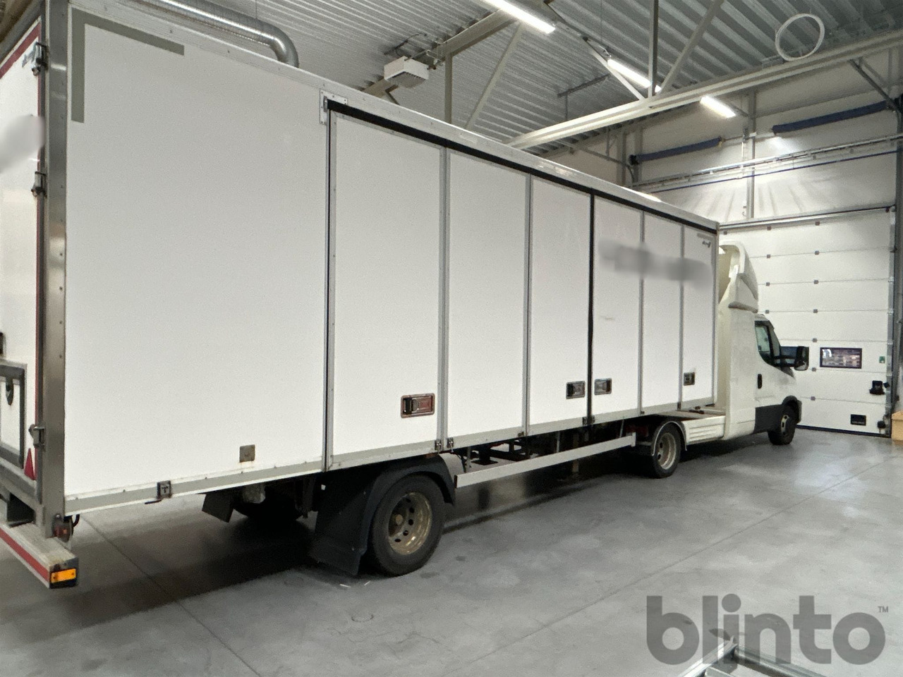 IVECO 40C18 BE - trailer - BE小的牵引车, 封闭厢式半拖车:图3 IVECO 40C18 BE - trailer - BE小的牵引车, 封闭厢式半拖车:图3