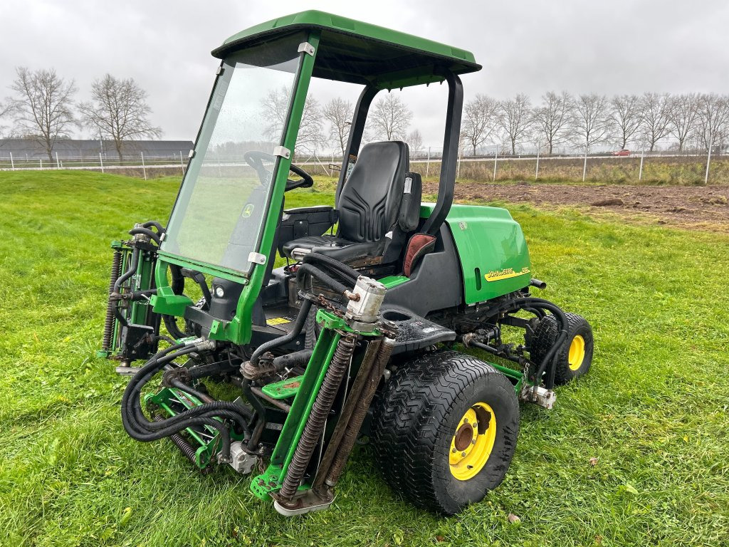 John Deere 3235C - 园林割草机:图1 John Deere 3235C - 园林割草机:图1