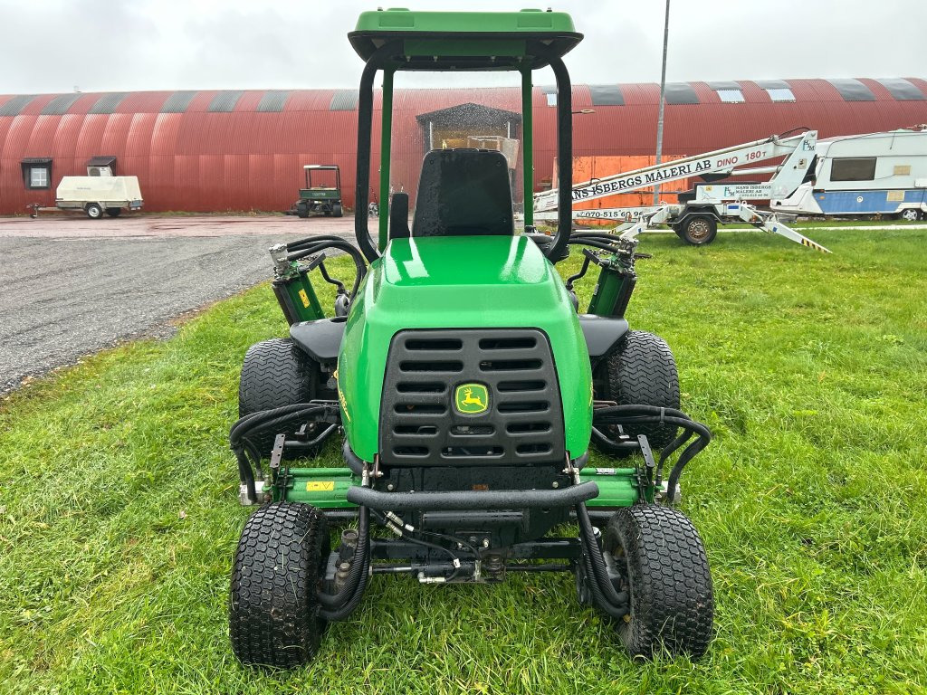 John Deere 3235C - 园林割草机:图4 John Deere 3235C - 园林割草机:图4