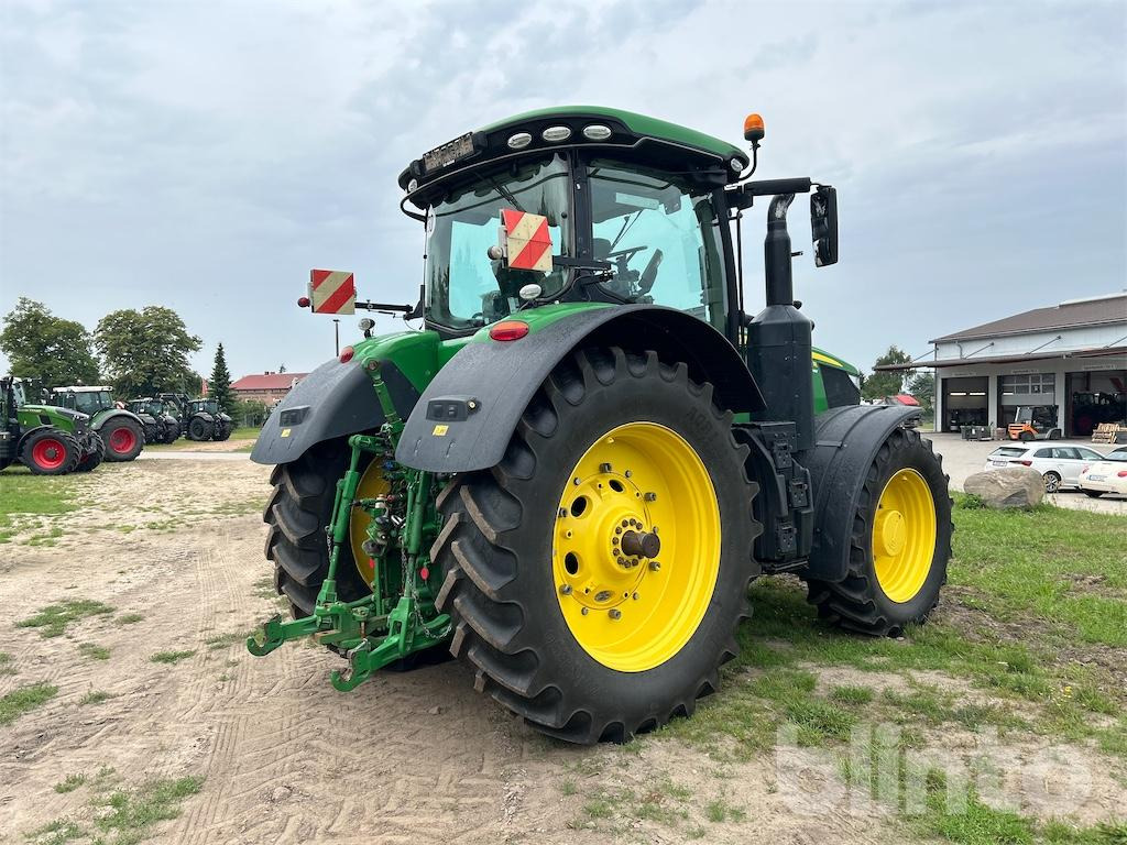 John Deere 7310R (2020) - 拖拉机:图3 John Deere 7310R (2020) - 拖拉机:图3