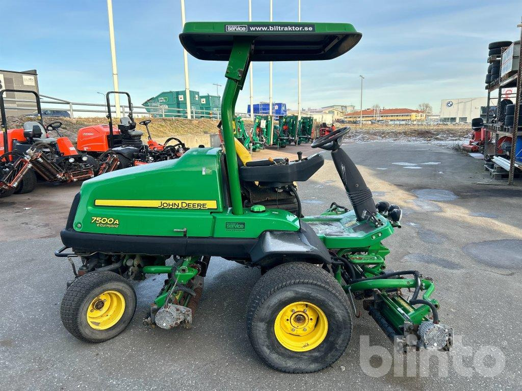 John Deere 7500A - 园林割草机:图4 John Deere 7500A - 园林割草机:图4