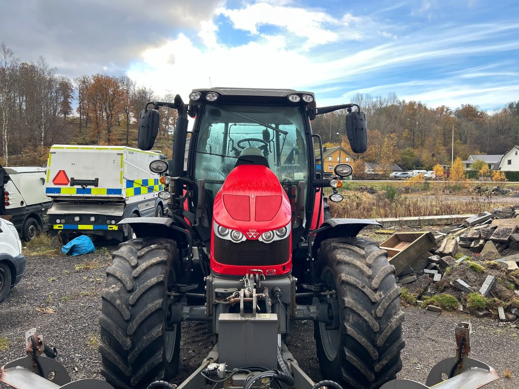 MASSEY FERGUSON 5710 S DYNA 4 - 拖拉机:图2 MASSEY FERGUSON 5710 S DYNA 4 - 拖拉机:图2
