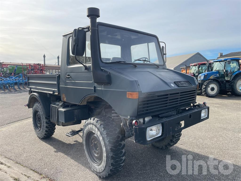 Mercedes Benz Unimog 424 (1981) - 栏板式/ 平板卡车:图2 Mercedes Benz Unimog 424 (1981) - 栏板式/ 平板卡车:图2