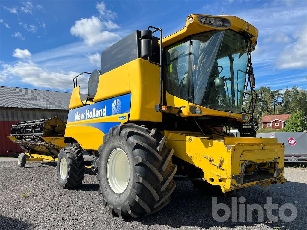 NewHolland CSX7040 20fot - 联合收割机:图3 NewHolland CSX7040 20fot - 联合收割机:图3
