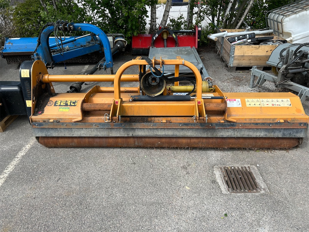 RKR/S 300cm - 甩刀式割草机:图2 RKR/S 300cm - 甩刀式割草机:图2