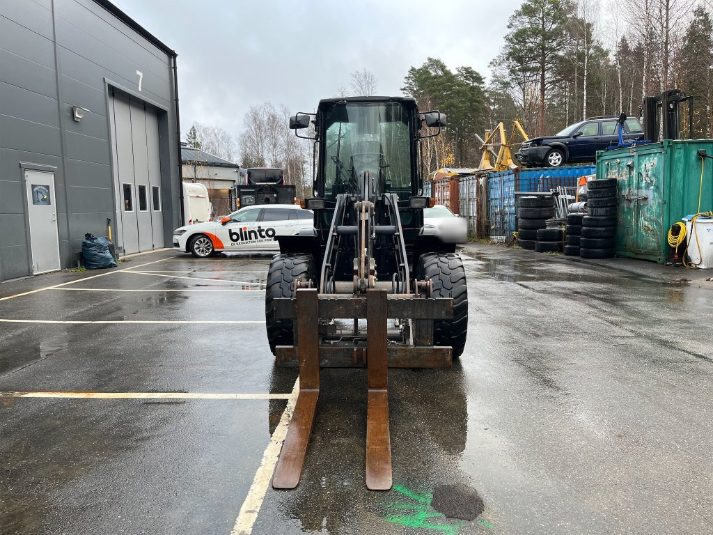 TL80 - 轮式装载机:图2 TL80 - 轮式装载机:图2