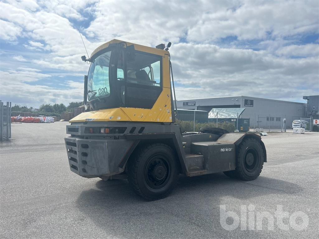 Terberg RT382 - 码头牵引车:图1 Terberg RT382 - 码头牵引车:图1