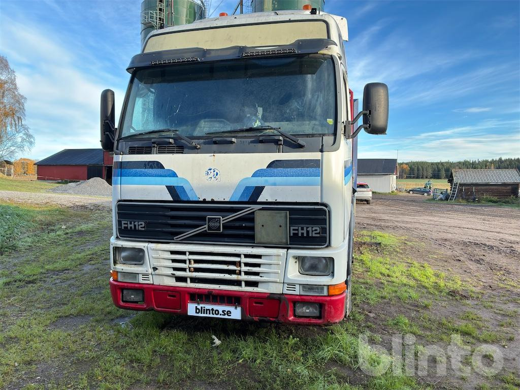 VOLVO FH12 6X2 - 翻斗车:图2 VOLVO FH12 6X2 - 翻斗车:图2