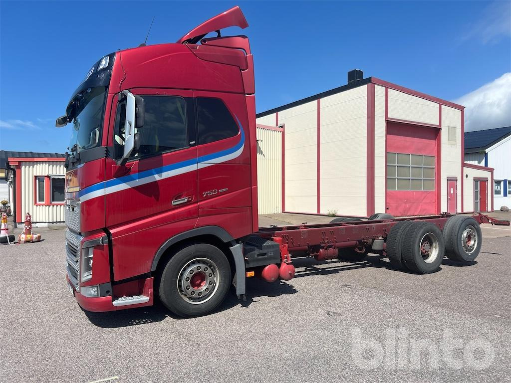 VOLVO FH16 750 - 驾驶室底盘卡车:图1 VOLVO FH16 750 - 驾驶室底盘卡车:图1