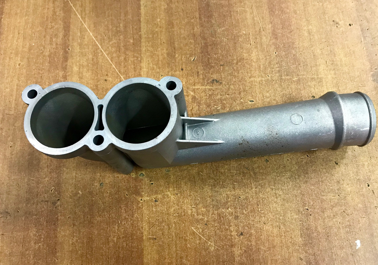 GOMITO LIQUIDO RAFFREDDAMENTO SU SCATOLA TERMOSTATO PER MOTORI MAN D2066 - D2676 - 冷却系统 适用于 卡车:图4 GOMITO LIQUIDO RAFFREDDAMENTO SU SCATOLA TERMOSTATO PER MOTORI MAN D2066 - D2676 - 冷却系统 适用于 卡车:图4