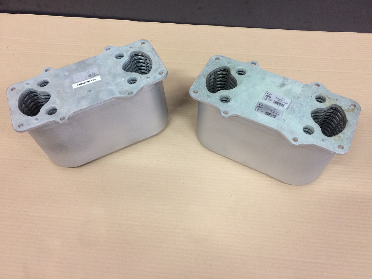 RADIATORE ARIA COMBURENTE - MOTORI MAN D2066 - D2676 - EURO 6 - 冷却系统 适用于 卡车:图4 RADIATORE ARIA COMBURENTE - MOTORI MAN D2066 - D2676 - EURO 6 - 冷却系统 适用于 卡车:图4