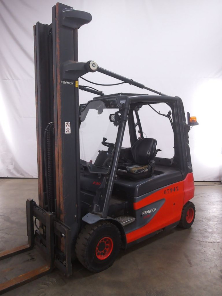 Linde E30L-01 - 电动叉车:图5 Linde E30L-01 - 电动叉车:图5
