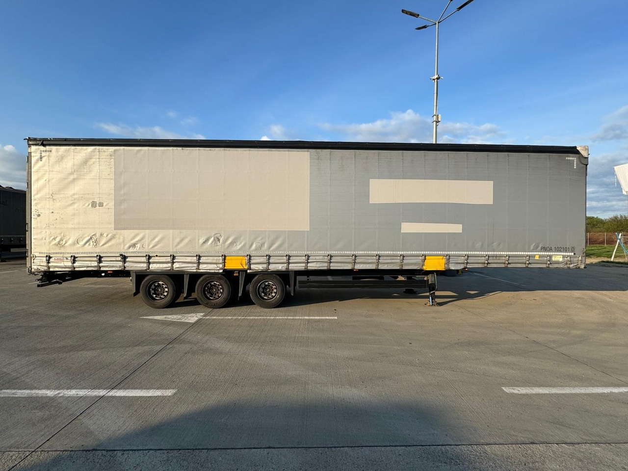 Schmitz Cargobull SCB*S3B - 侧帘半拖车:图3 Schmitz Cargobull SCB*S3B - 侧帘半拖车:图3