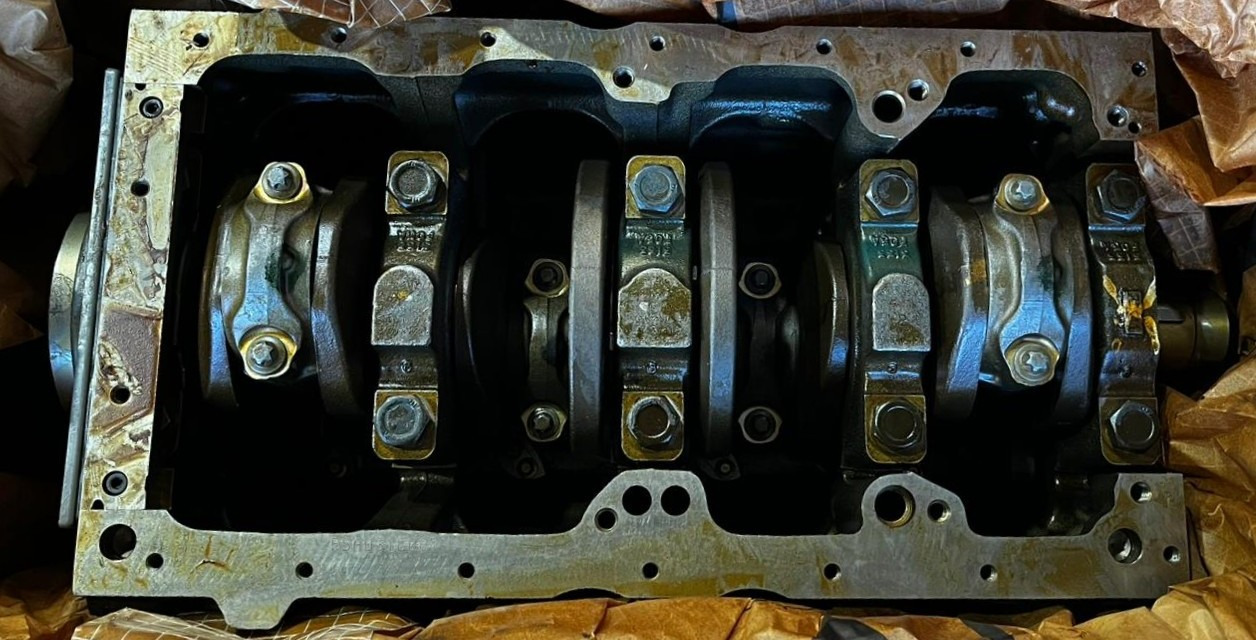 CATERPILLAR 359-0731 – Genuine Caterpillar Engine Block - CAT 3054C - 发动机:图1 CATERPILLAR 359-0731 – Genuine Caterpillar Engine Block - CAT 3054C - 发动机:图1