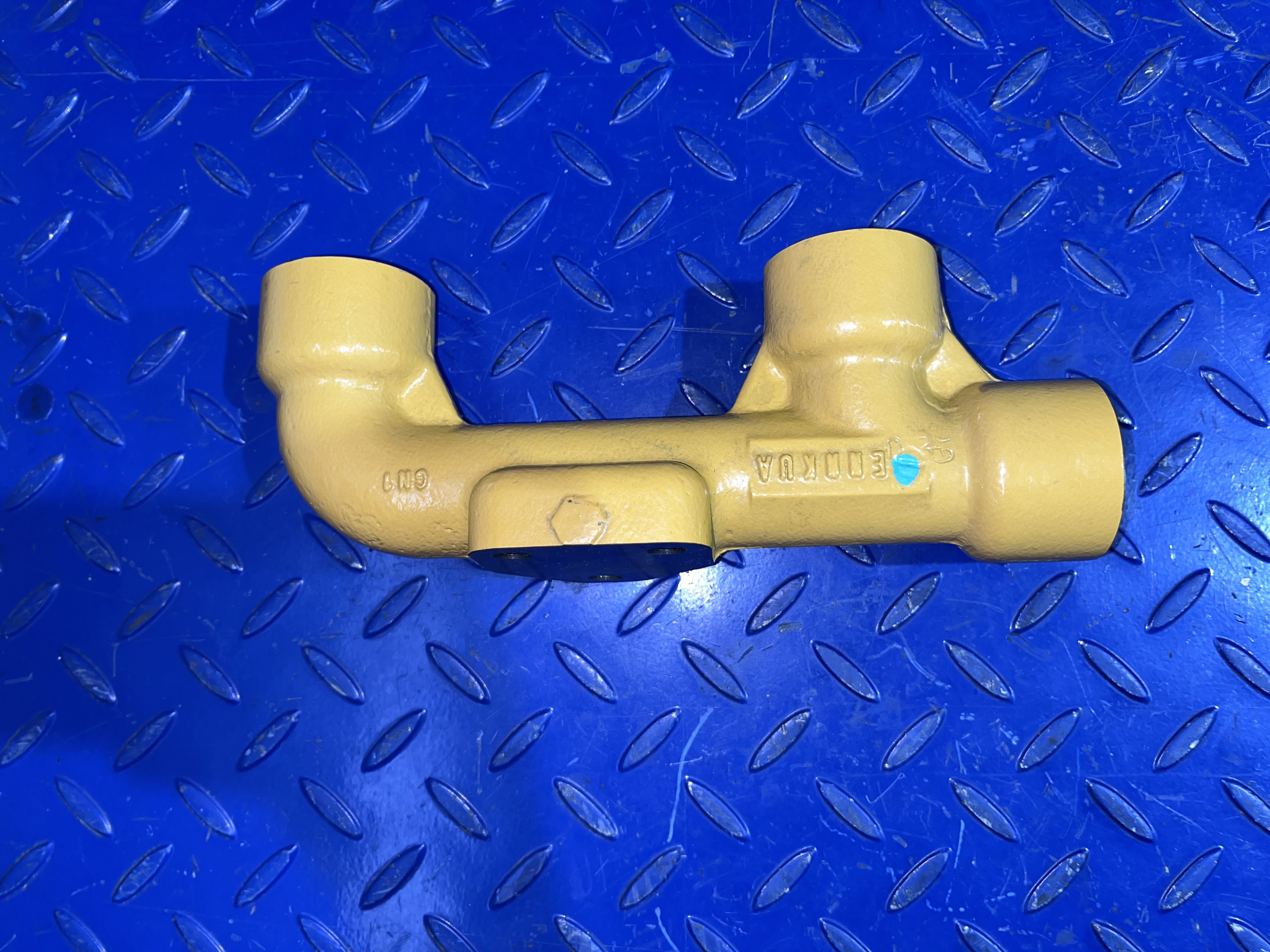 CATERPILLAR Manifold - 备件 适用于 建筑机械:图1 CATERPILLAR Manifold - 备件 适用于 建筑机械:图1