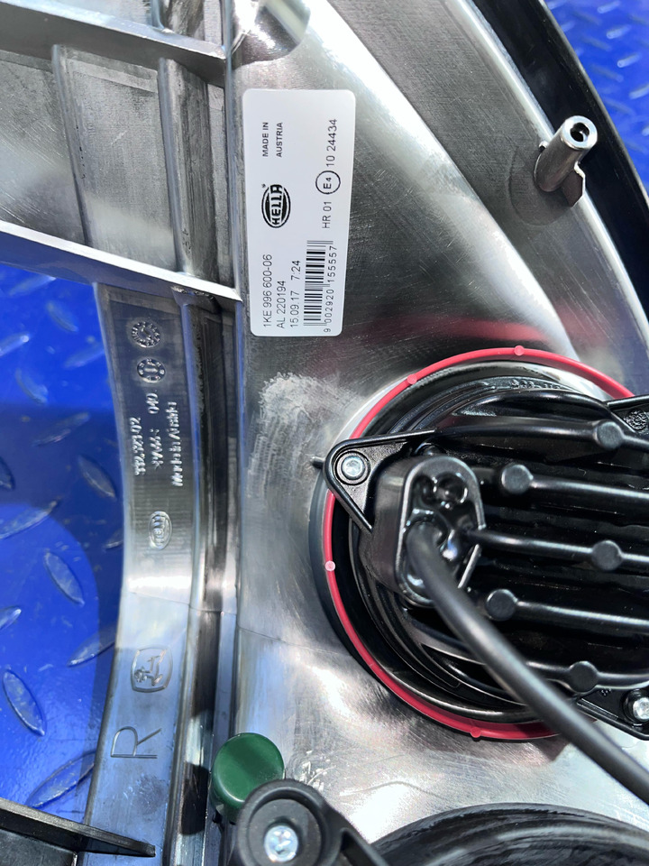HELLA Headlight Set 1KE996 600-05 / 06 - 前照灯:图5 HELLA Headlight Set 1KE996 600-05 / 06 - 前照灯:图5