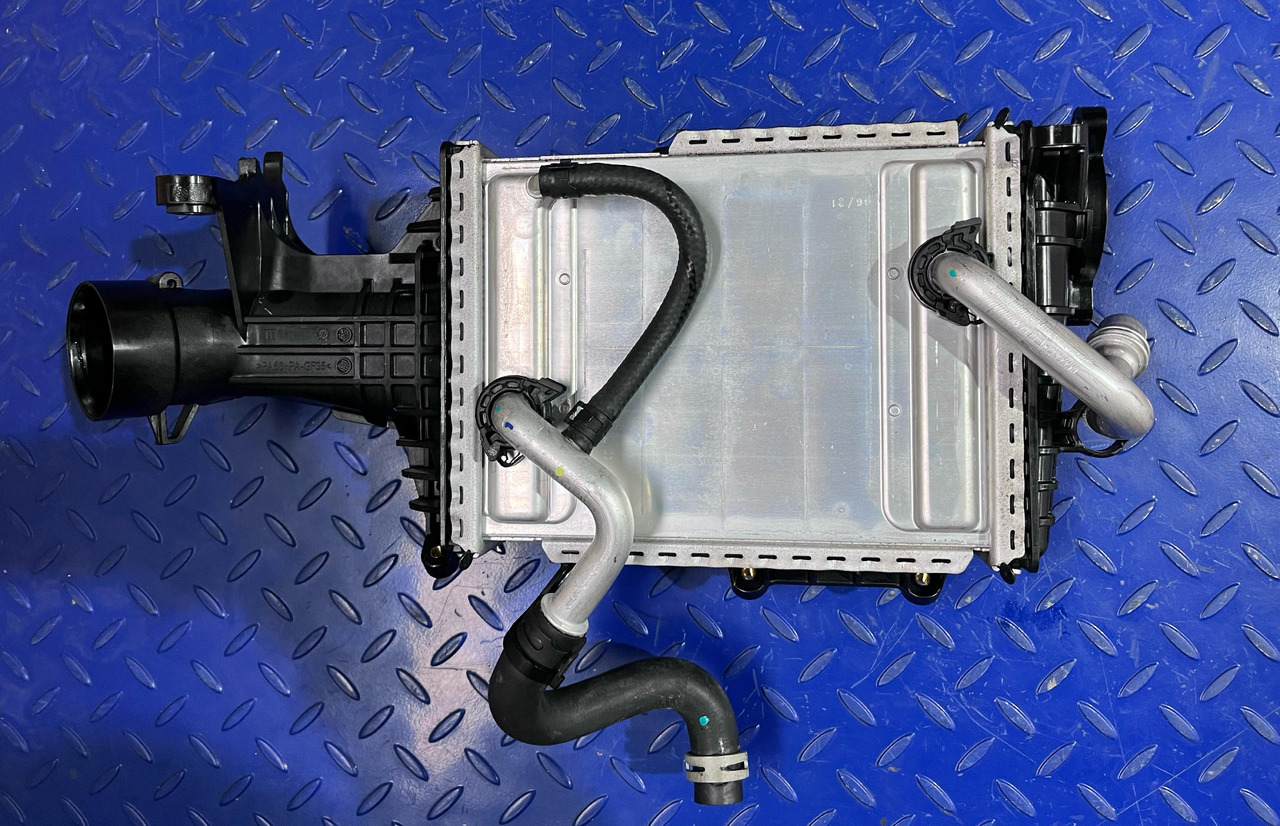 MAHLE Mercedes Benz A6560903900 - 中冷器:图1 MAHLE Mercedes Benz A6560903900 - 中冷器:图1