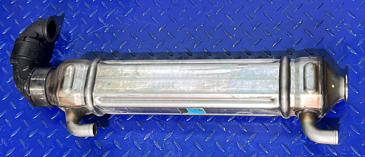 Mercedes Benz /DETROIT EGR OM926 A9261420679 (A9261420379) - EGR冷却器:图1 Mercedes Benz /DETROIT EGR OM926 A9261420679 (A9261420379) - EGR冷却器:图1