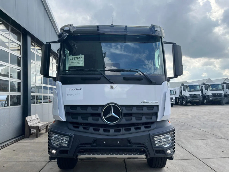 Mercedes-Benz Arocs 3340 6x6 Water Tank Truck - 罐车:图5 Mercedes-Benz Arocs 3340 6x6 Water Tank Truck - 罐车:图5