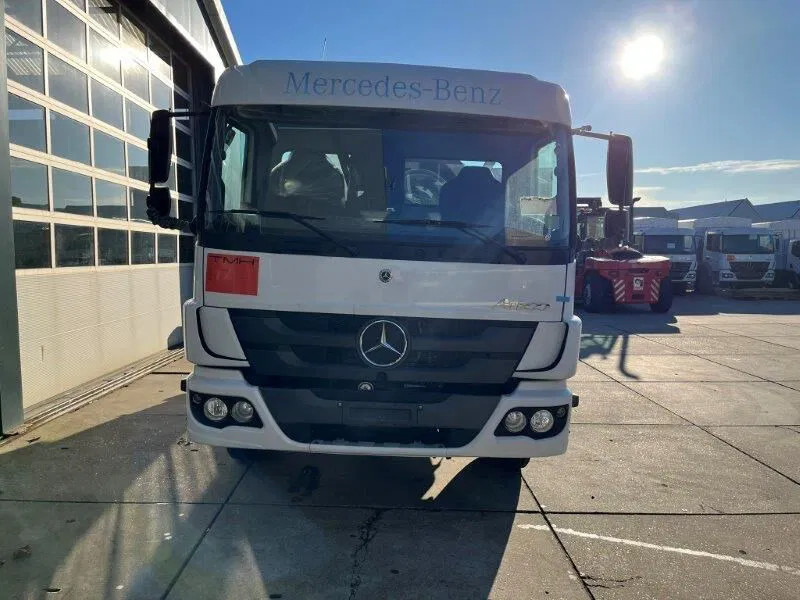 Mercedes-Benz Atego 1418 4x2 Fuel Tank Truck - 罐车:图3 Mercedes-Benz Atego 1418 4x2 Fuel Tank Truck - 罐车:图3