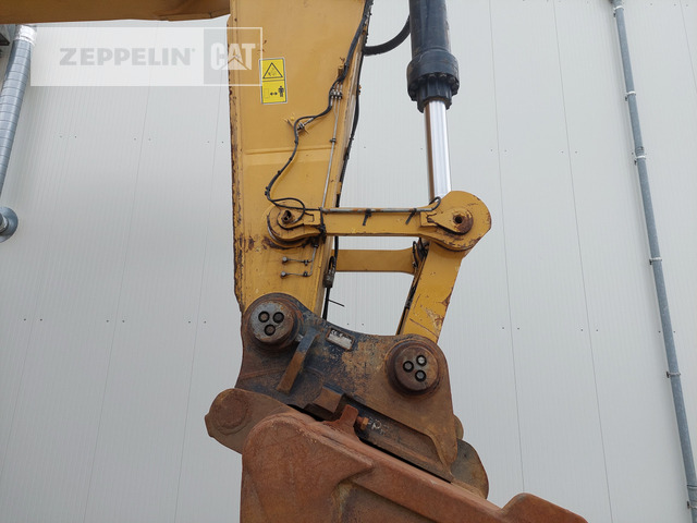 履带式挖掘机 Cat 390FL:图9 履带式挖掘机 Cat 390FL:图9