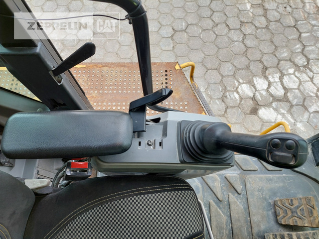 履带式挖掘机 Cat 390FL:图48 履带式挖掘机 Cat 390FL:图48