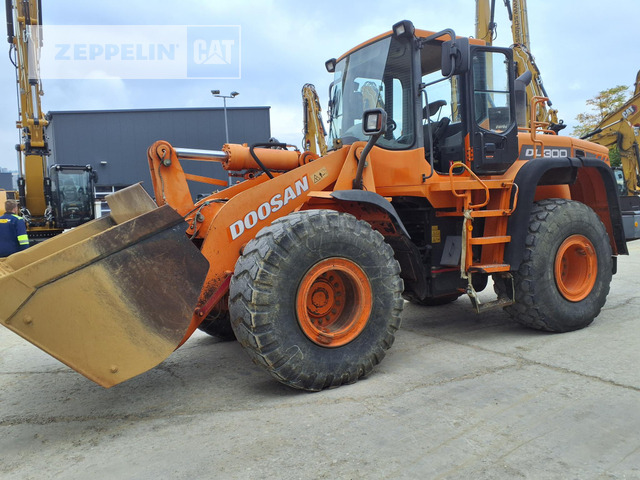 Doosan DL300 - 轮式装载机:图2 Doosan DL300 - 轮式装载机:图2