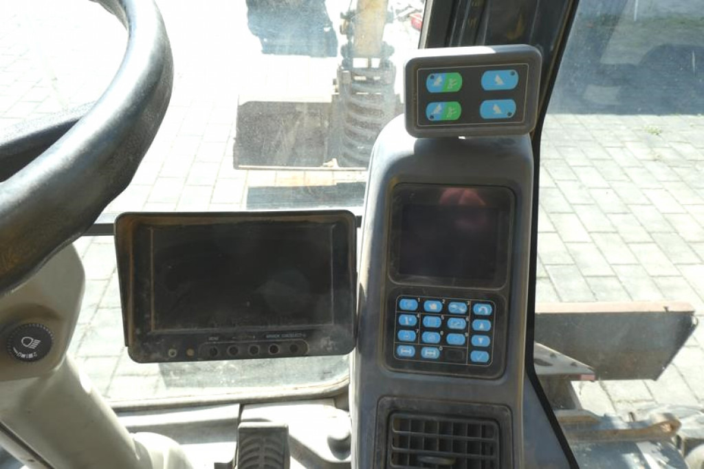 KOMATSU HANOMAG Mobilbagger PW140-7 Mobilbagger - 轮式挖掘机:图5 KOMATSU HANOMAG Mobilbagger PW140-7 Mobilbagger - 轮式挖掘机:图5