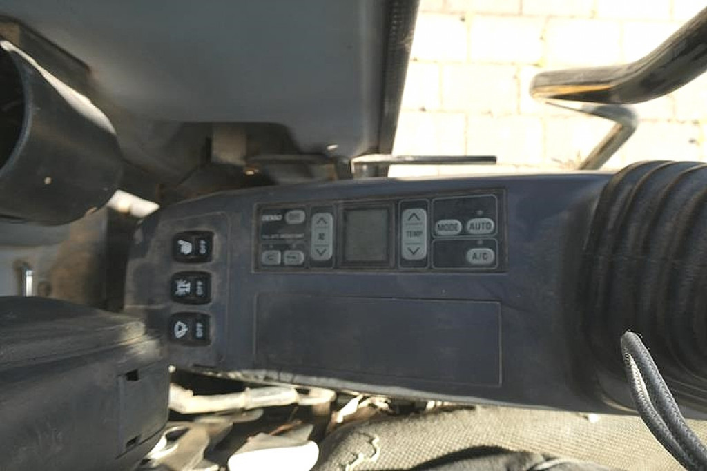 KOMATSU HANOMAG Mobilbagger PW140-7 Mobilbagger - 轮式挖掘机:图4 KOMATSU HANOMAG Mobilbagger PW140-7 Mobilbagger - 轮式挖掘机:图4