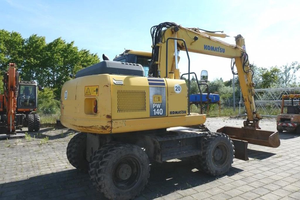 Komatsu Mobilbagger PW140-7 Mobilbagger - 轮式挖掘机:图3 Komatsu Mobilbagger PW140-7 Mobilbagger - 轮式挖掘机:图3