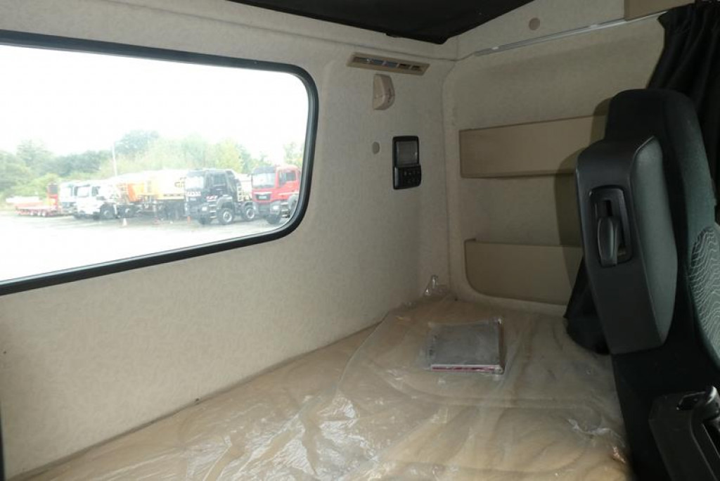 MERCEDES-BENZ Actros neu 2546 L 6x2 Abrollkipper Lenk-Lift Achse - 吊钩升降车:图3 MERCEDES-BENZ Actros neu 2546 L 6x2 Abrollkipper Lenk-Lift Achse - 吊钩升降车:图3