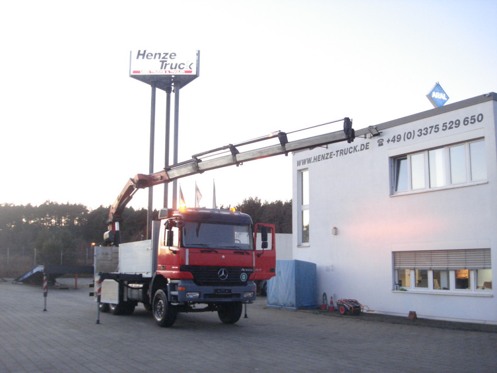 Mercedes-Benz Actros Pritsche Heckkran 2640 6x4 PK 27.000 Kran - 栏板式/ 平板卡车, 起重车:图1 Mercedes-Benz Actros Pritsche Heckkran 2640 6x4 PK 27.000 Kran - 栏板式/ 平板卡车, 起重车:图1