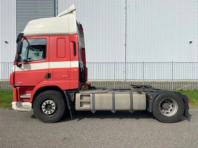 DAF CF 370 spacecab skylights - 牵引车:图4 DAF CF 370 spacecab skylights - 牵引车:图4