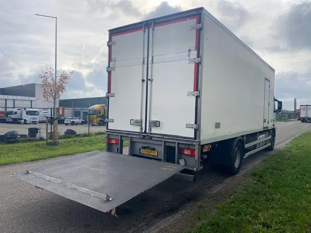 Volvo FM 330 koel vries 2 temperaturen ,CARRIER,met tussenwand, zijdeur en laadklep - 冷藏车:图3 Volvo FM 330 koel vries 2 temperaturen ,CARRIER,met tussenwand, zijdeur en laadklep - 冷藏车:图3