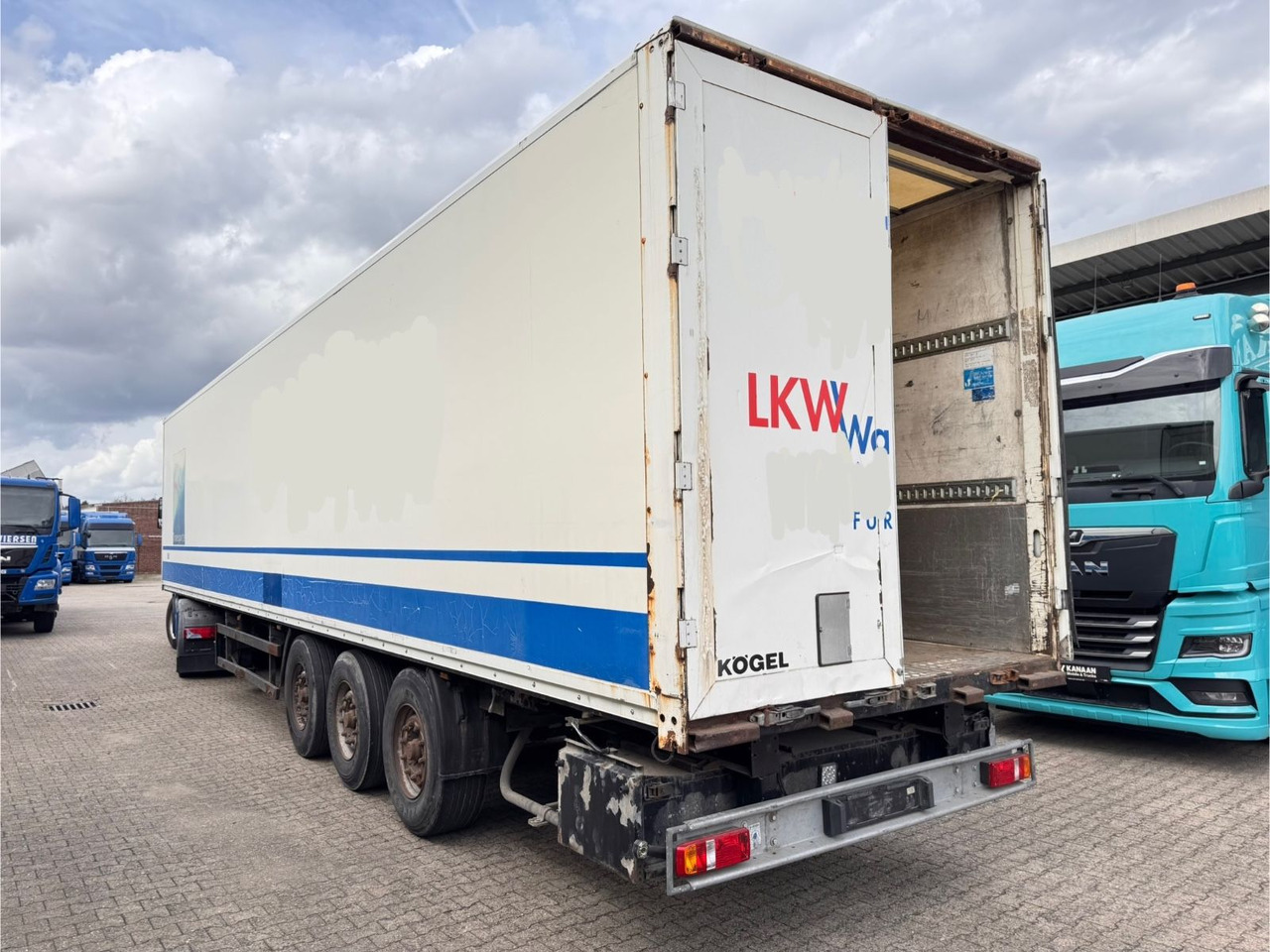 Kögel SPKH 24 Koffer 3-Achser - 封闭厢式半拖车:图2 Kögel SPKH 24 Koffer 3-Achser - 封闭厢式半拖车:图2