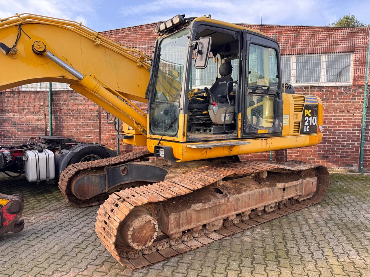 Komatsu PC 210 LCD-8 - 履带式挖掘机:图3 Komatsu PC 210 LCD-8 - 履带式挖掘机:图3